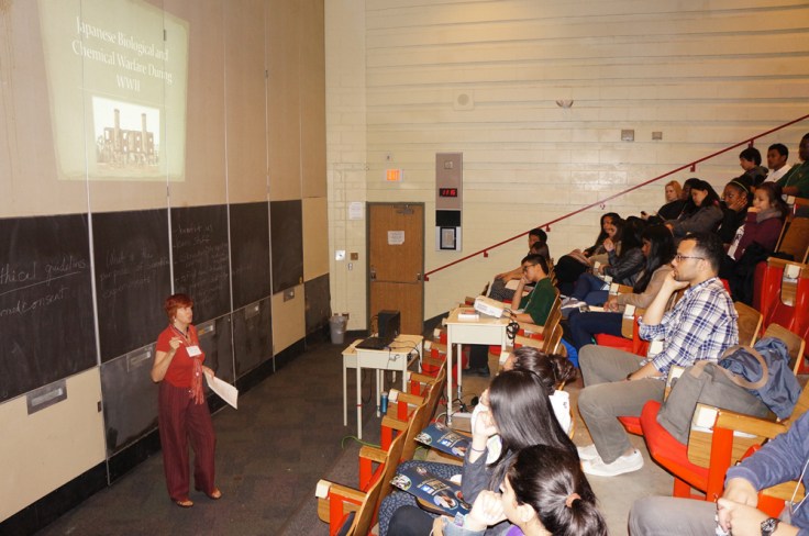 Margaret Wells presenting her workshop to the students.