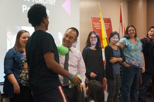 Mike and Milky Way demonstrate and explain how the challenge works.