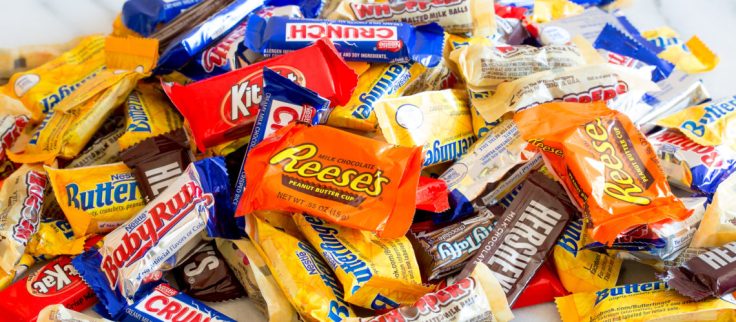 10-ways-to-use-up-halloween-candy-01-1140x500.jpg